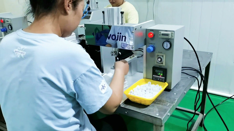 How Coffee valve being insert on bags